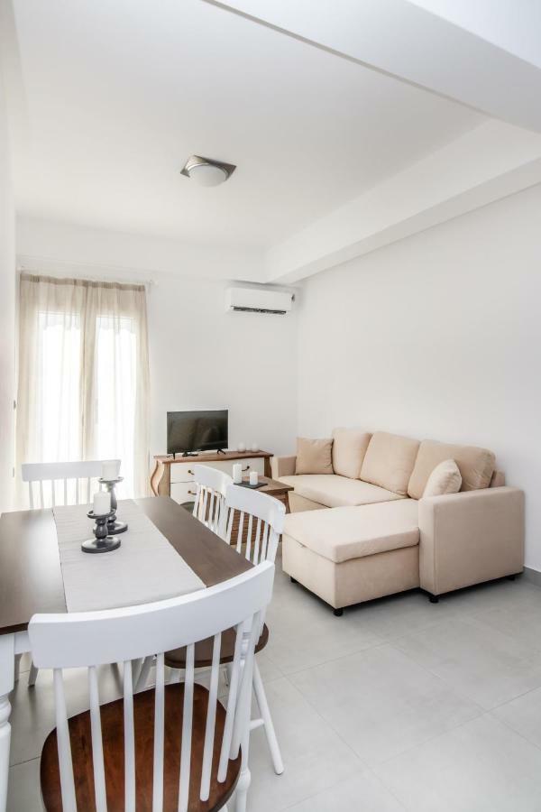 Lux 'N Comfort Apartments Tinos Екстер'єр фото