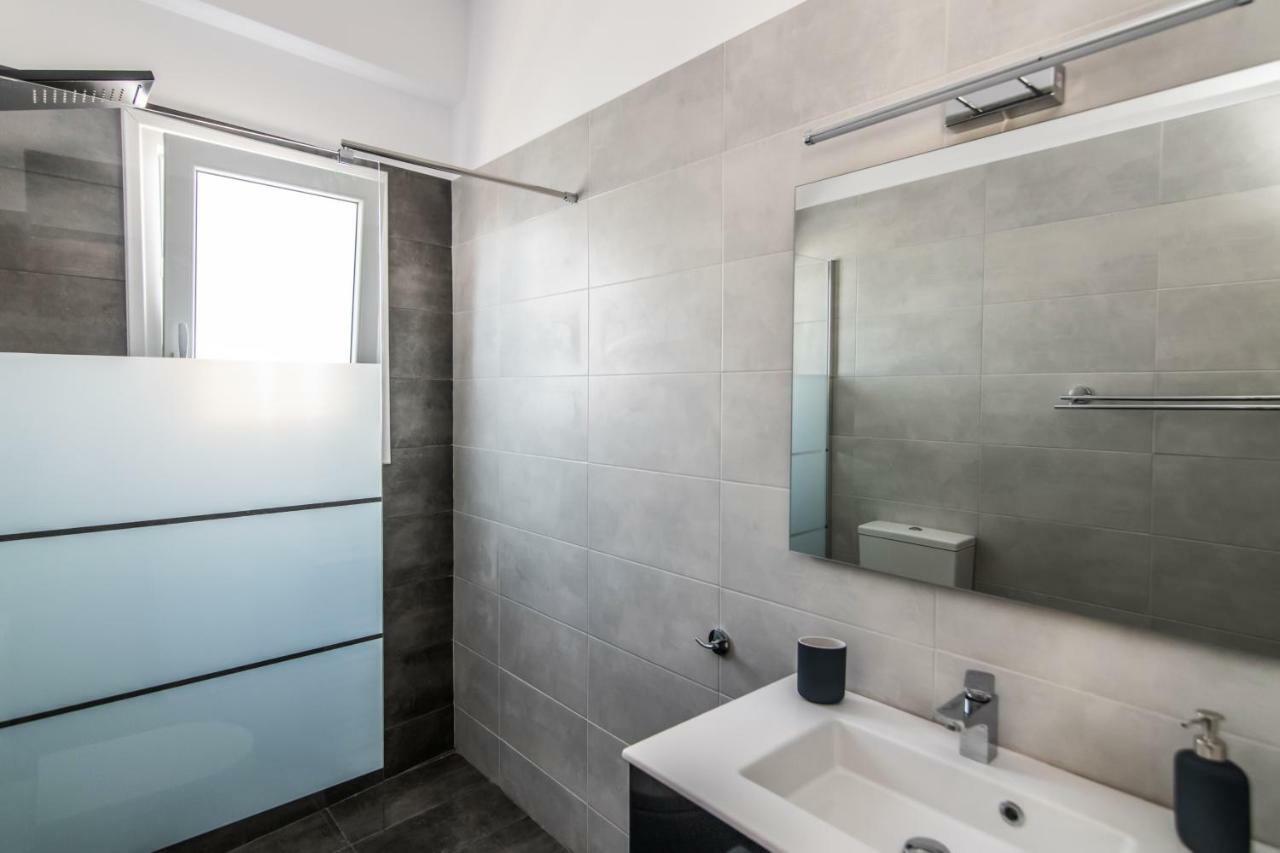 Lux 'N Comfort Apartments Tinos Екстер'єр фото